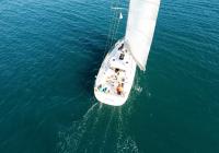 sailing yacht bavaria 46 sailing yacht stern teak from above sails